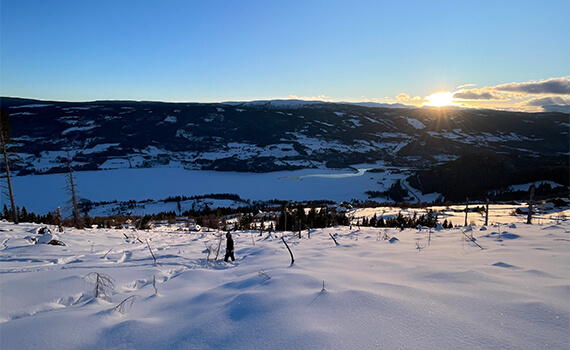 Nordischer Wintertraum: Zwischen Sauna, Skitour und „unperfekt“ nachhaltigem Reisen